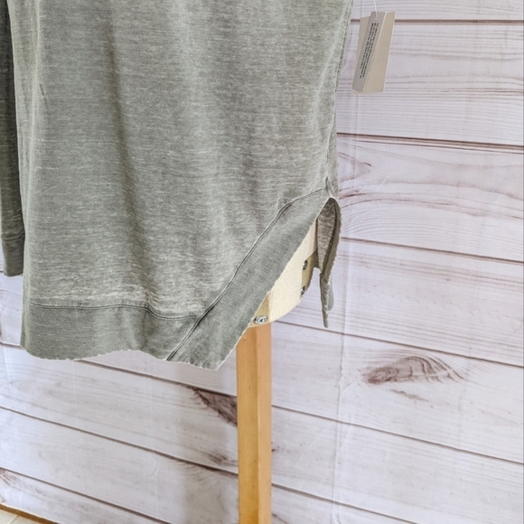 Treasure & Bond Boatneck Split Hem Tunic Top in Green Dune Size L NWT - Picture 4 of 10